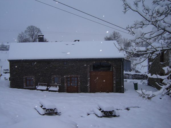Het huis in de sneeuw.